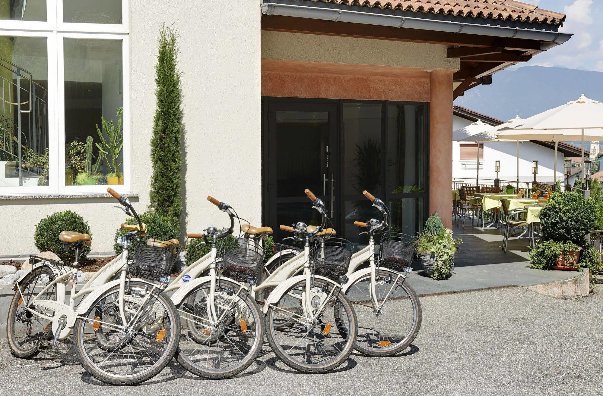 Hotel Millanderhof Brixen Exteriör bild